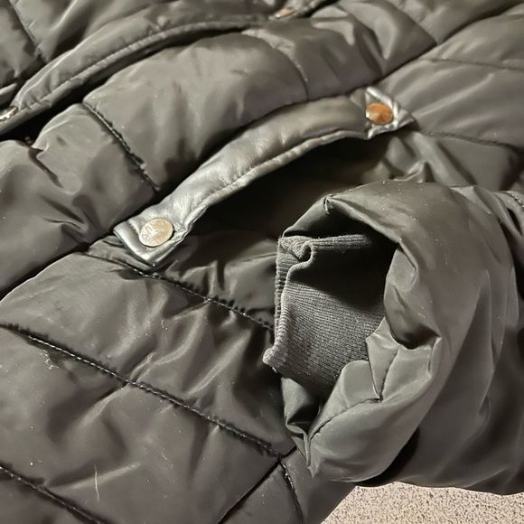 Le Château black long puffer jackets with faux fur trim hood - Picture 6 of 11